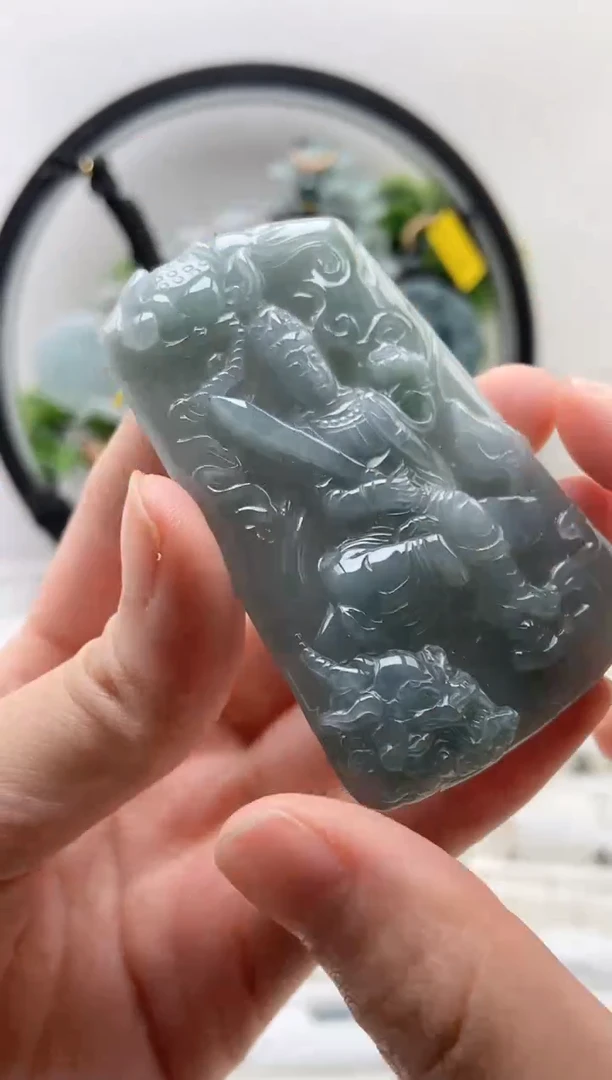 翡翠未镶嵌颈饰文殊