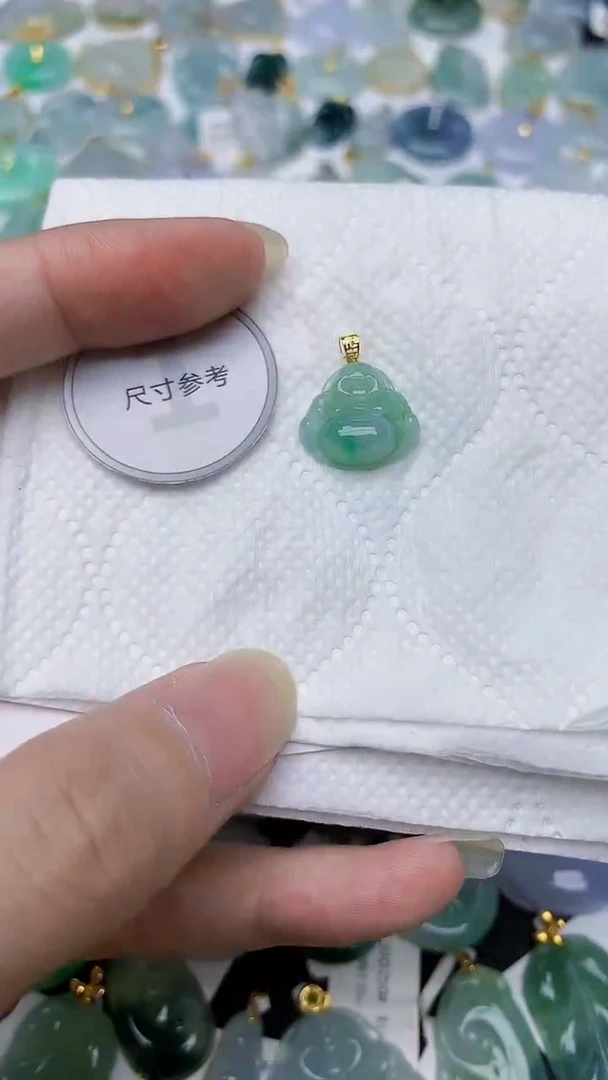 颈饰18K金镶嵌翡翠天然A货翡翠