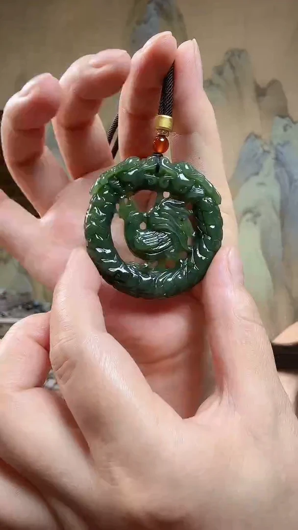 颈饰未镶嵌和田玉.