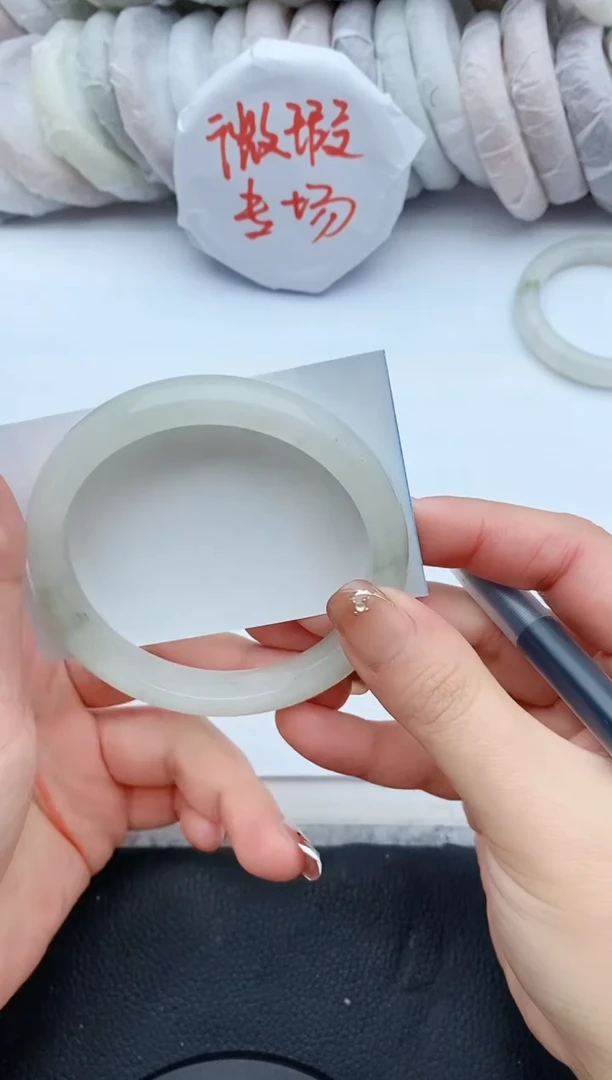 【闪购商品】石英质玉手镯未镶嵌241+60/61