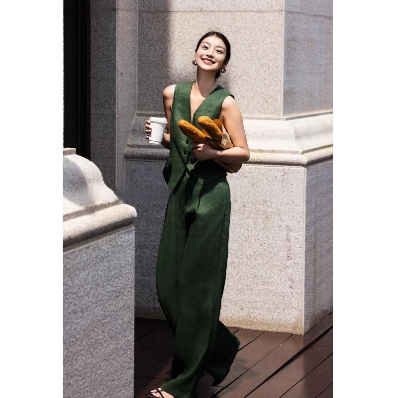 绿色亚麻套装女夏季2025新款高端气质度假老钱风马甲阔腿裤两件套