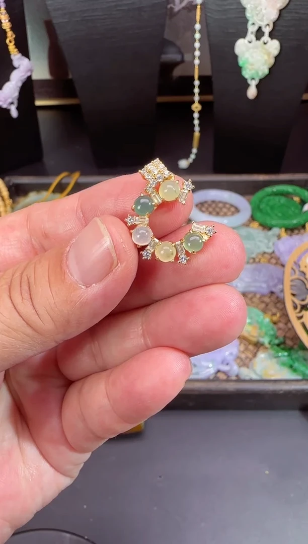 【闪购商品】翡翠颈饰未镶嵌拍照