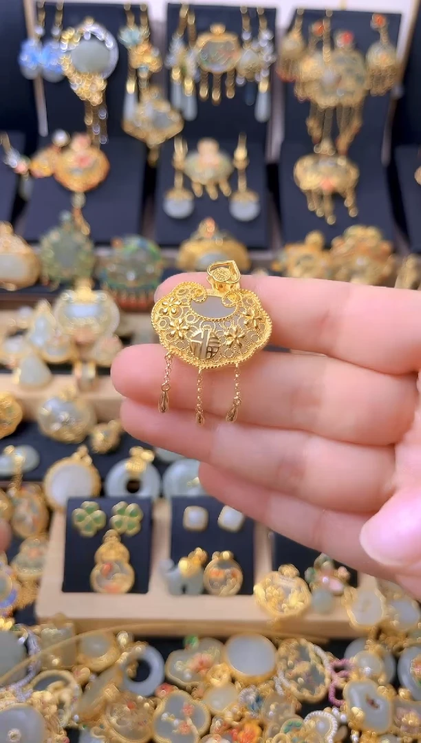 颈饰银S925镀金镶嵌和田玉花丝镂空如意流苏吊坠