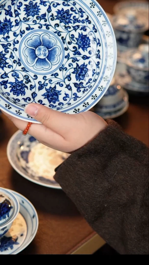 其他陶瓷缠枝连纹理大壶承