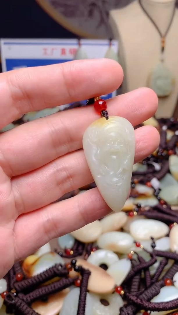 和田玉未镶嵌颈饰1