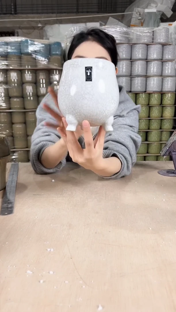 【闪购商品】陶瓷三脚裂纹灰白11x14