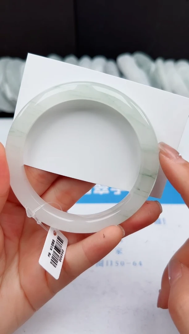 【闪购商品】石英质玉手镯未镶嵌128-PB