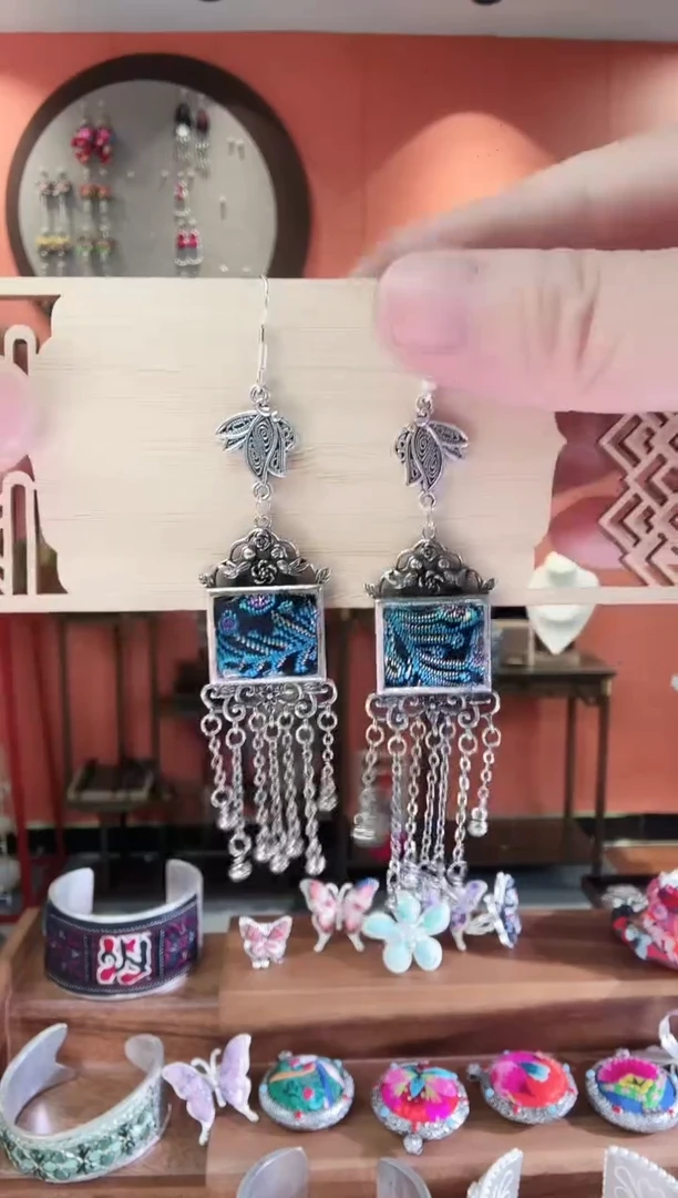 非遗苗绣刺绣首饰07