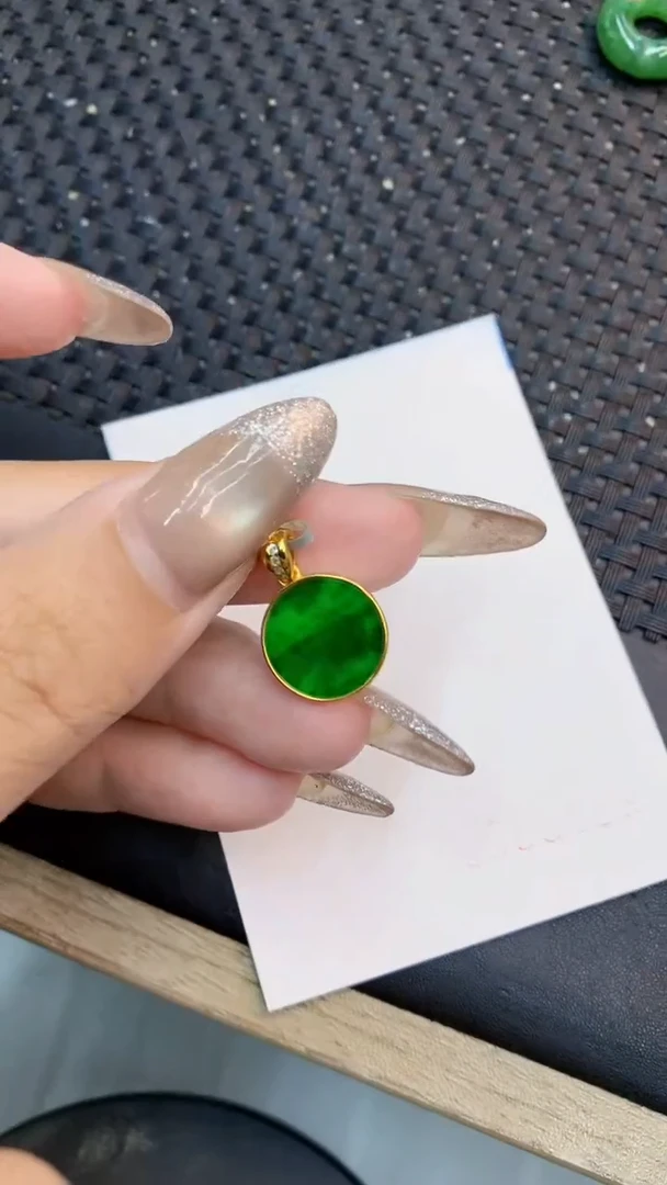 颈饰未镶嵌翡翠1