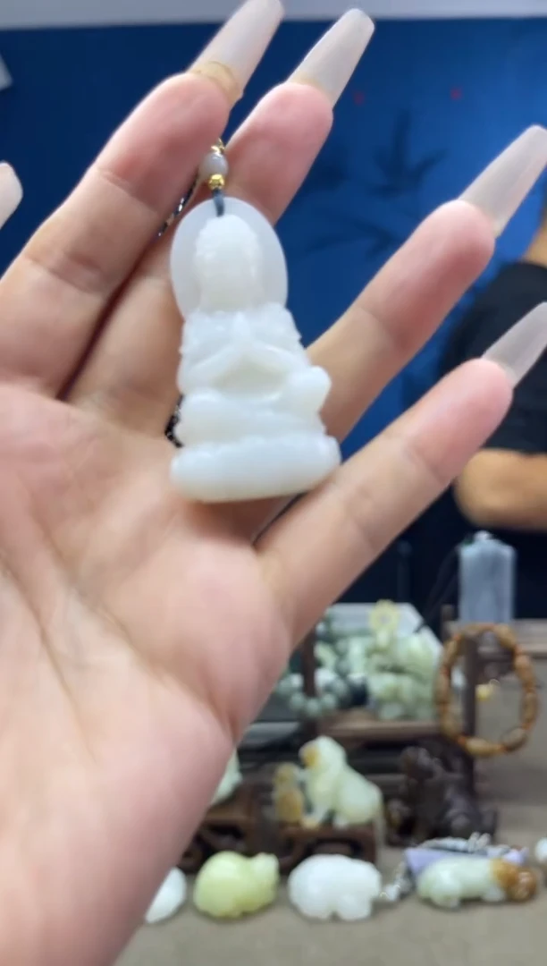 和田玉未镶嵌颈饰1