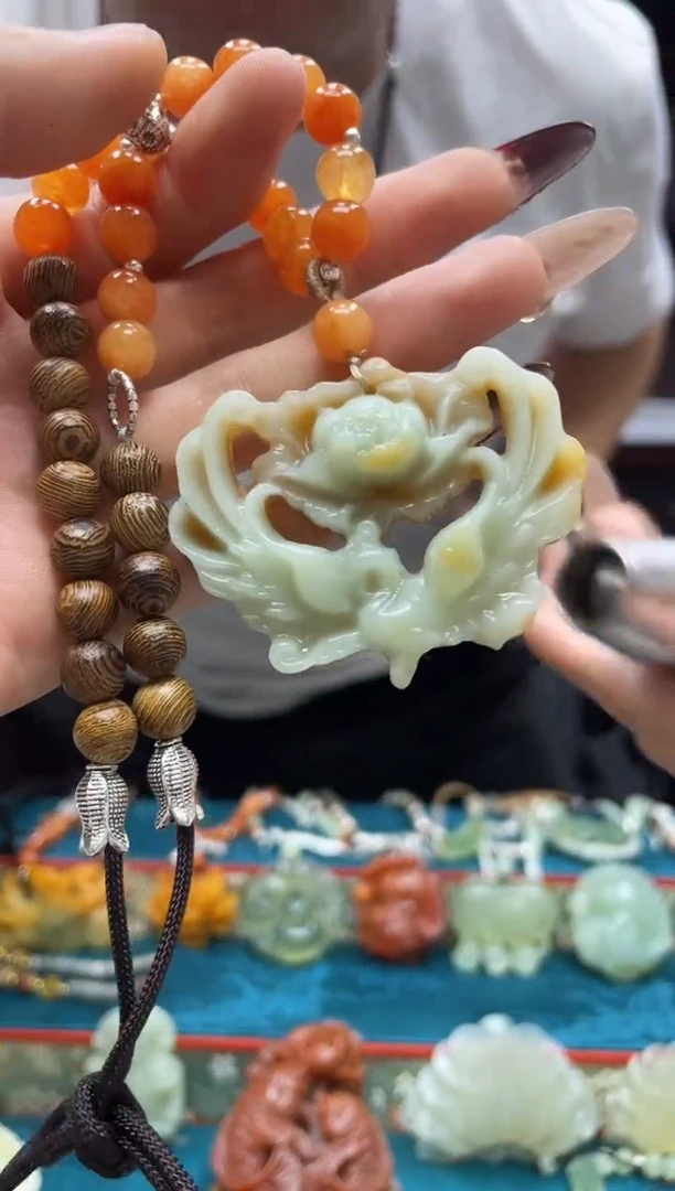 未镶嵌岫玉吊坠·