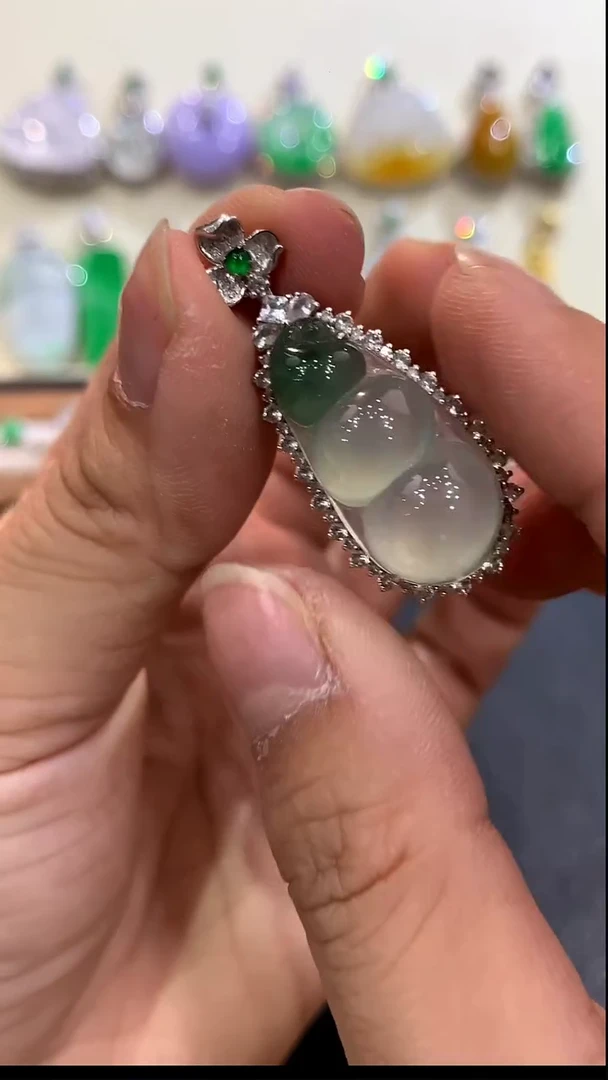 吊坠(不含链)18K金镶嵌翡翠5-豆子吊坠