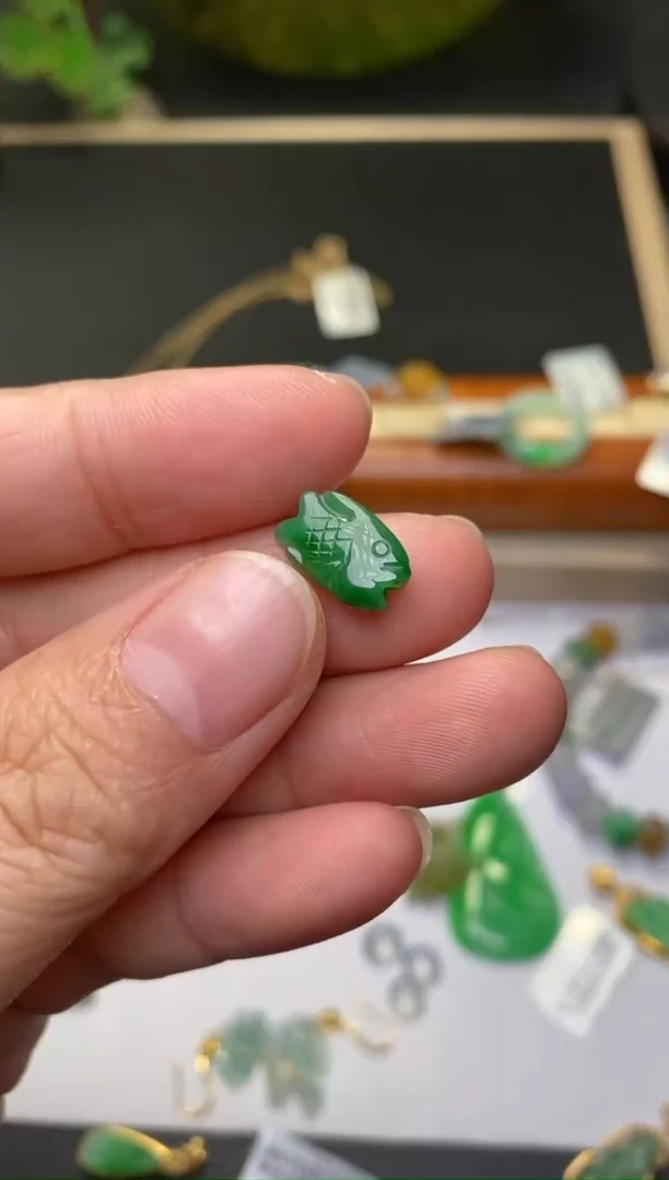 颈饰未镶嵌翡翠可*净货35469