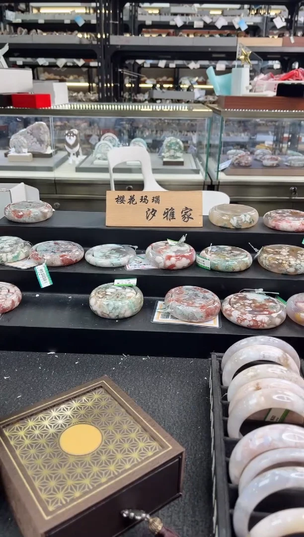 未镶嵌手镯石英质玉六*六圈口（赠品镯心）