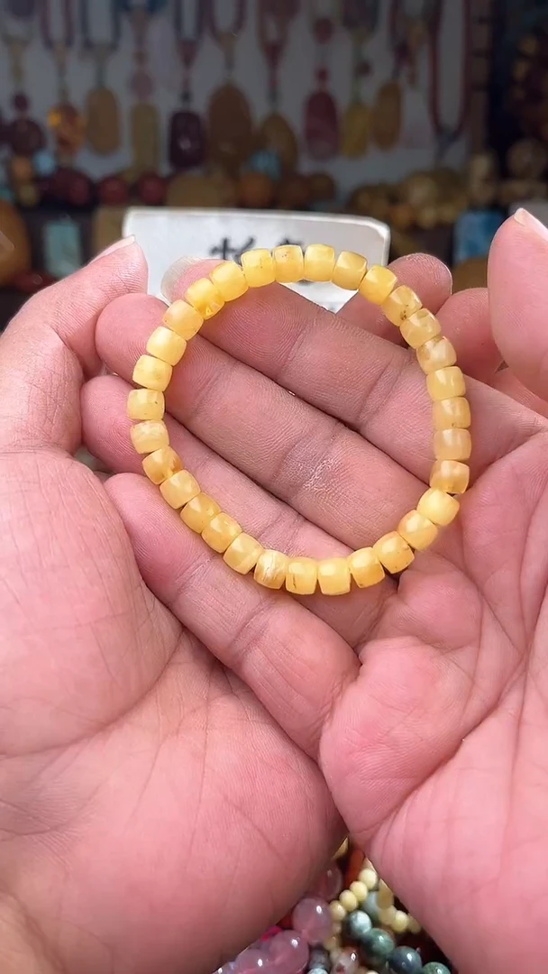 裸石琥珀未镶嵌一物一拍 004388