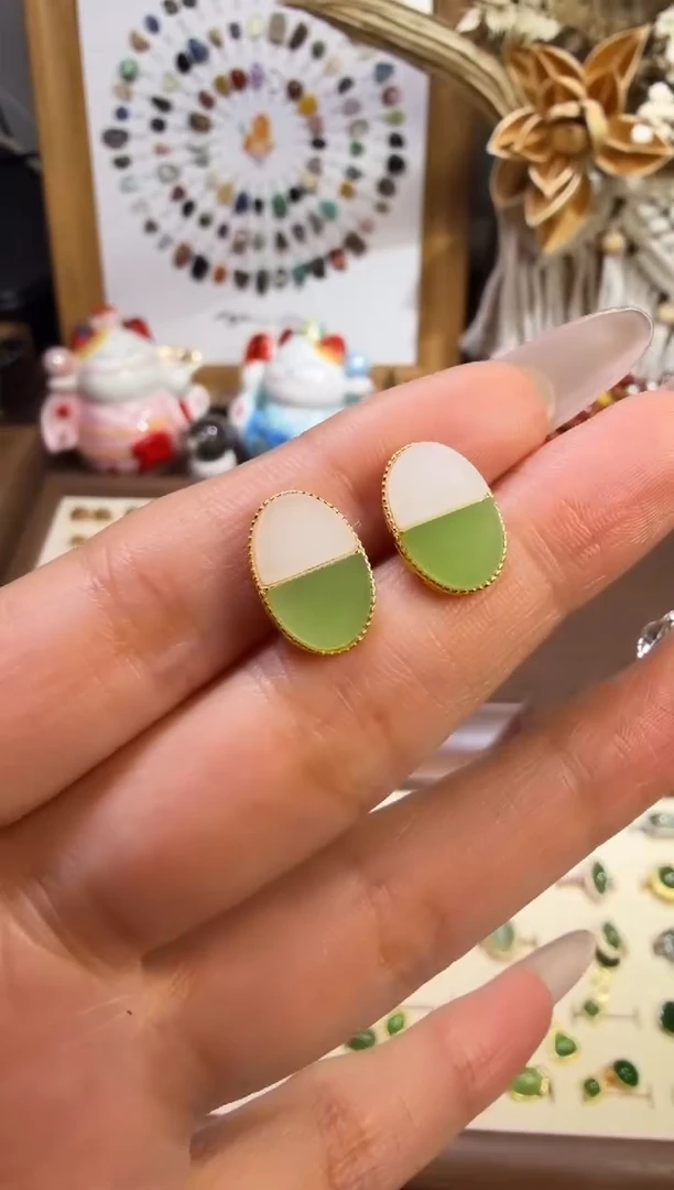 水晶摆件未镶嵌耳钉