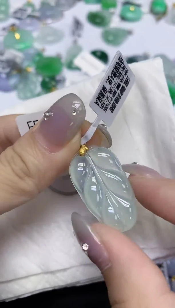 颈饰18K金镶嵌翡翠天然缅甸翡翠A货百元以上9元证书费自理