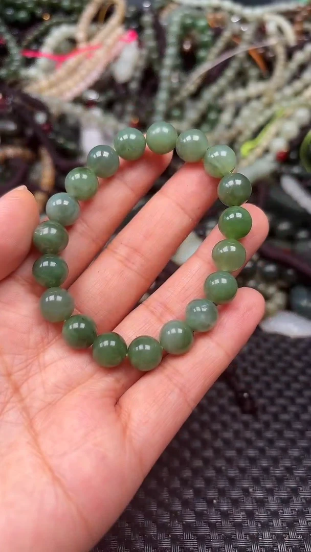 和田玉未镶嵌颈饰1