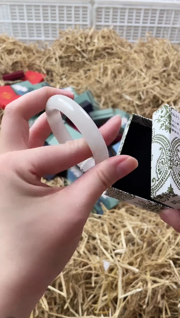 未镶嵌手镯石英质玉T-1091