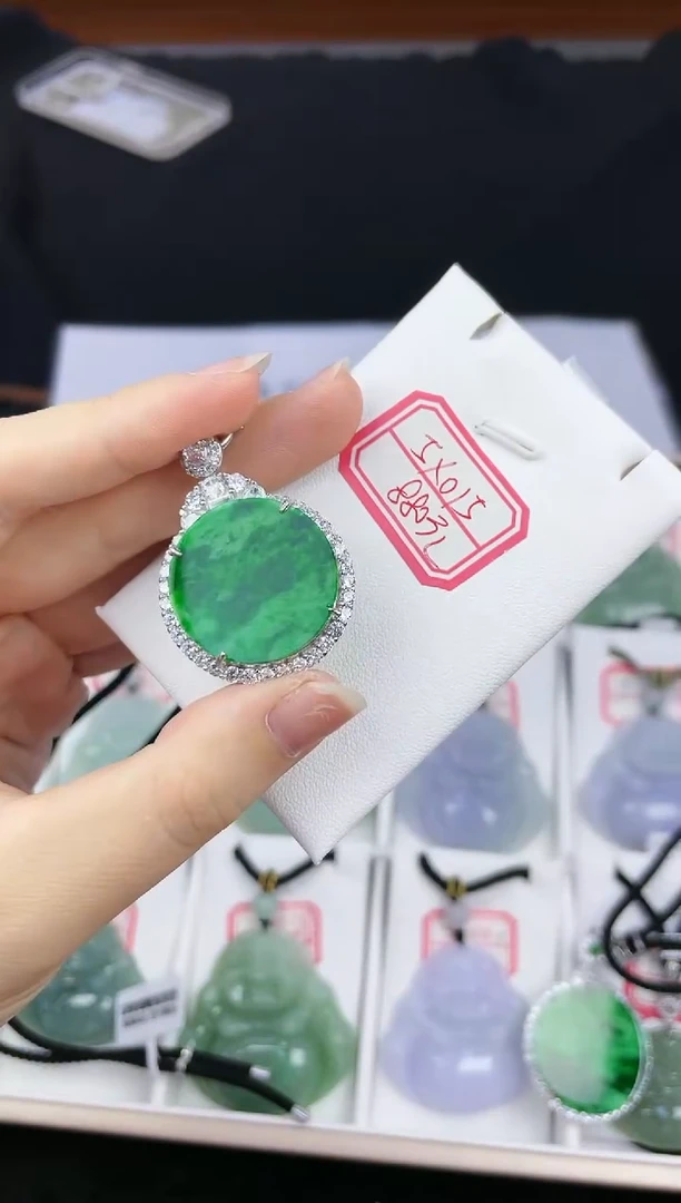 翡翠未镶嵌吊坠(不含链)孤品5X015阳绿飘辣绿中号平安牌