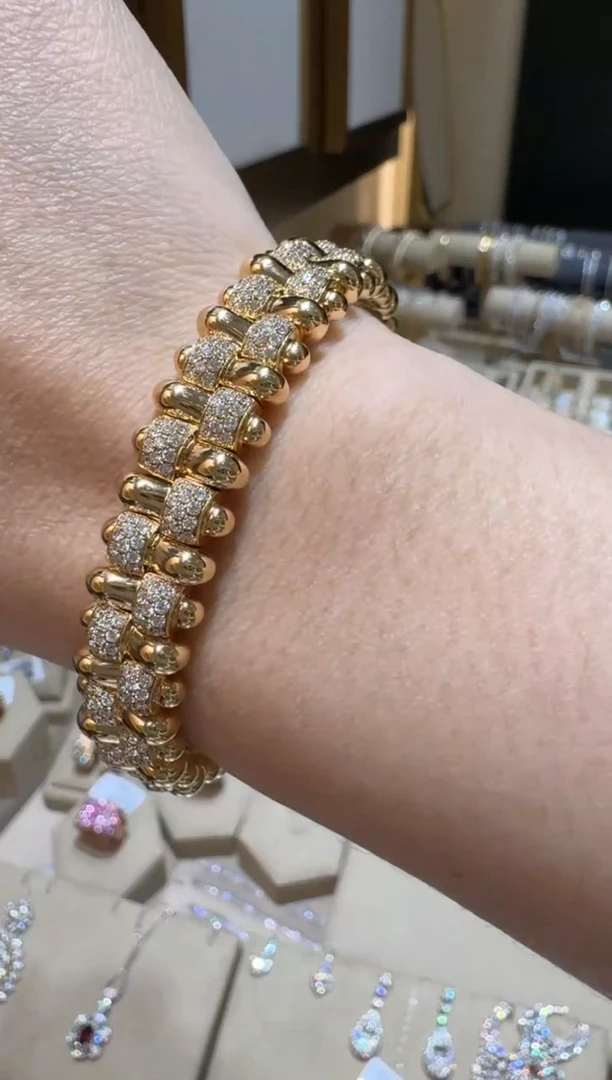 18K金镶嵌手镯钻石手镯