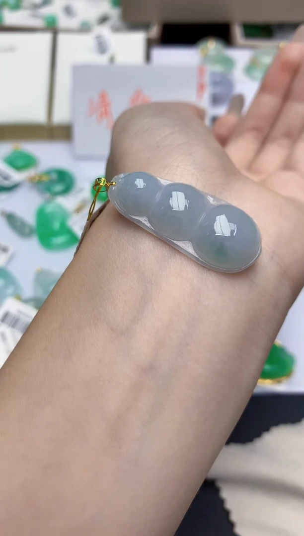 翡翠未镶嵌颈饰天然缅甸A货翡翠