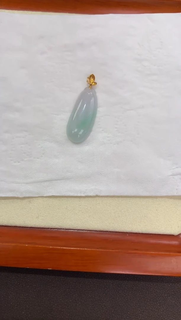 翡翠18K金镶嵌颈饰天然缅甸a货翡翠