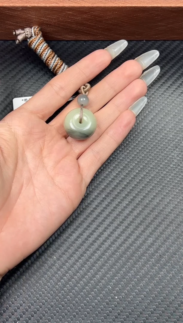 吊坠(赠链)未镶嵌和田玉若羌微色差平安扣