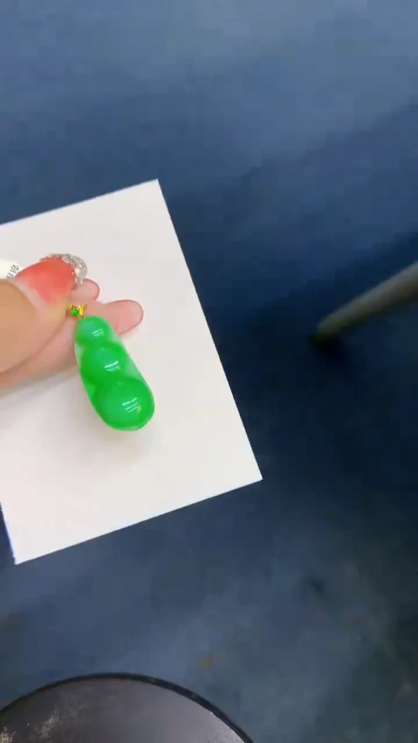 颈饰18K金镶嵌翡翠1