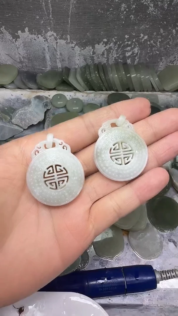 吊坠(不含链)未镶嵌和田玉60镂空玉佩 多样性发一件--拍一发一