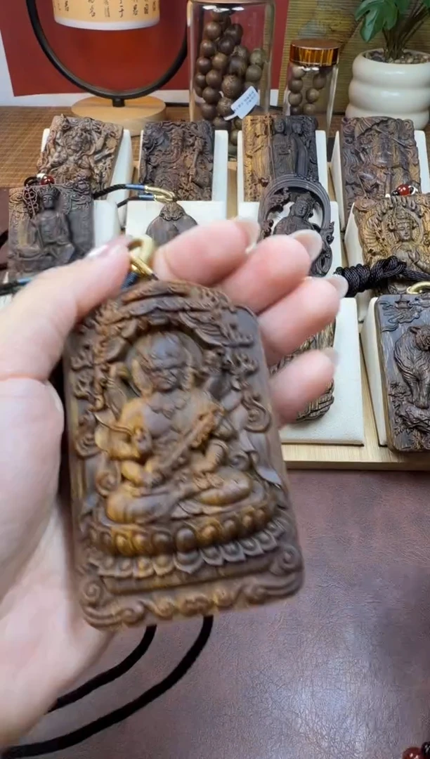 木木雕款芽庄 十二生肖守护   不动明王 8cm 送养香瓶