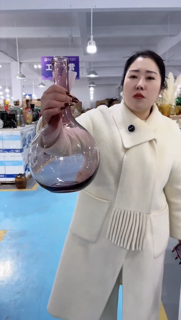 【闪购商品】玻璃唐总花瓶-微瑕-A2A8