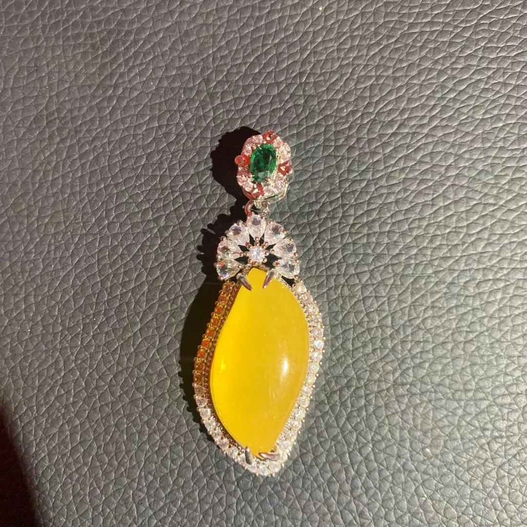 翡翠黄翡吊坠（多样发其一）B153