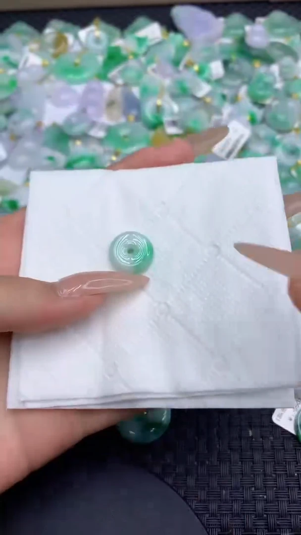 翡翠未镶嵌颈饰111111111