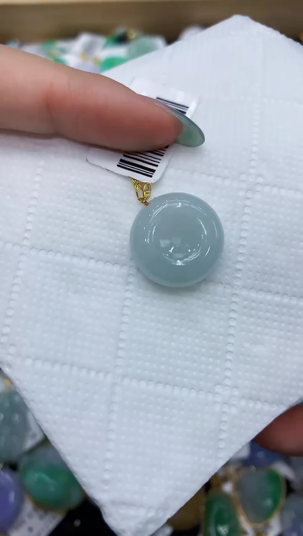 翡翠18K金镶嵌颈饰111111111111