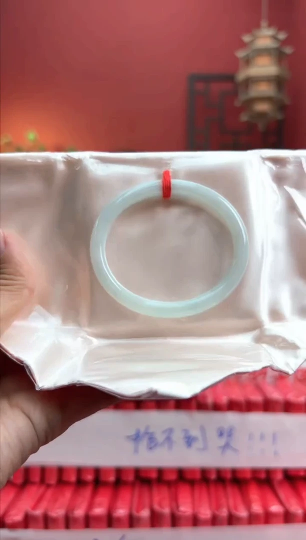 未镶嵌手镯（贵妃镯）翡翠翡翠手镯4