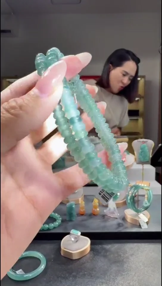 未镶嵌手串翡翠手串（多样性发其一）