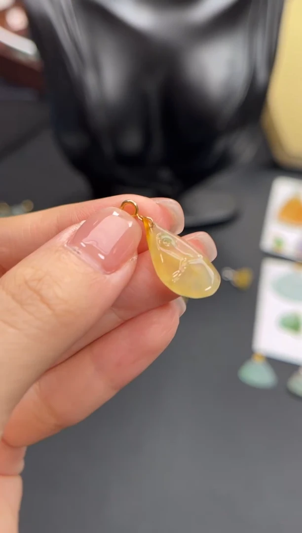 颈饰18K金镶嵌翡翠翡翠A货闪购多样性