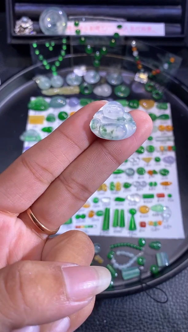 未镶嵌挂件翡翠佛公