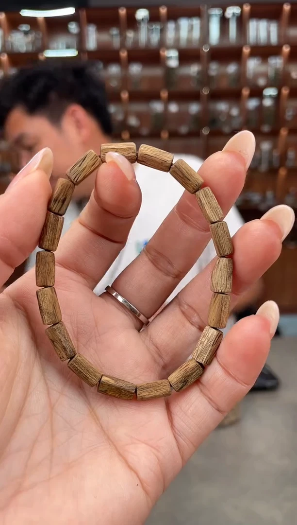 【闪购商品】沉香手串41号海南黑油格多样性发一条