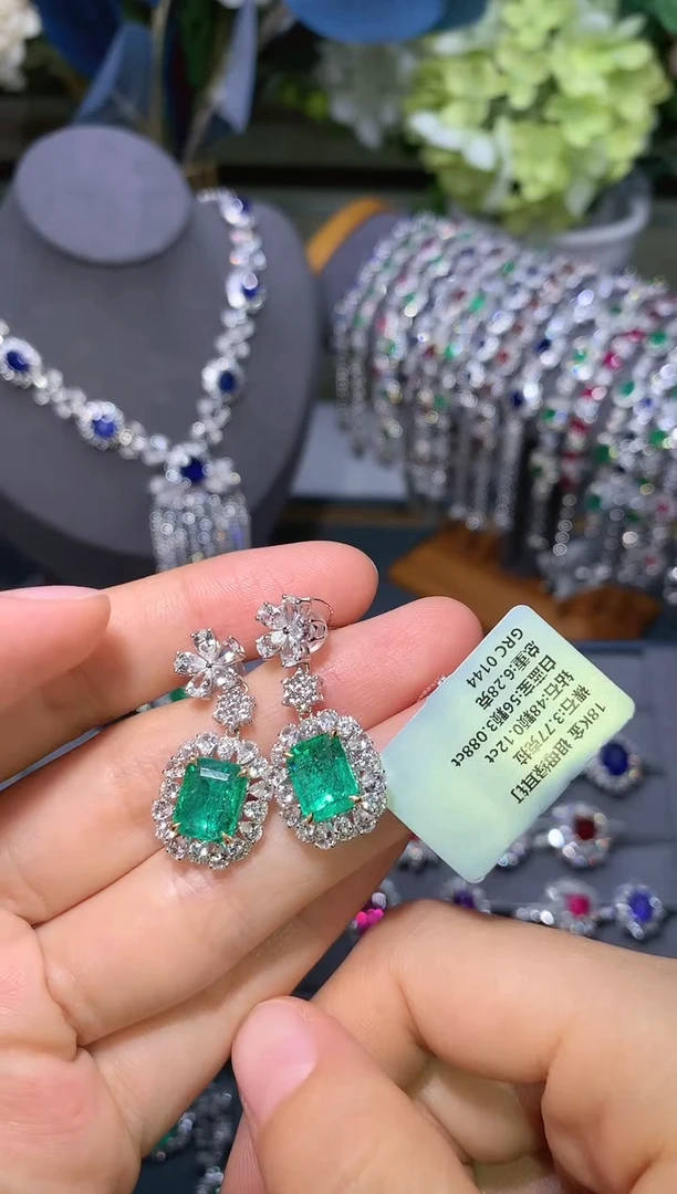 【闪购商品】祖母绿耳坠18K金镶嵌