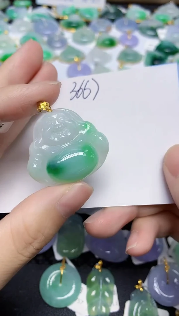 翡翠18K金镶嵌颈饰天然缅甸翡翠A货