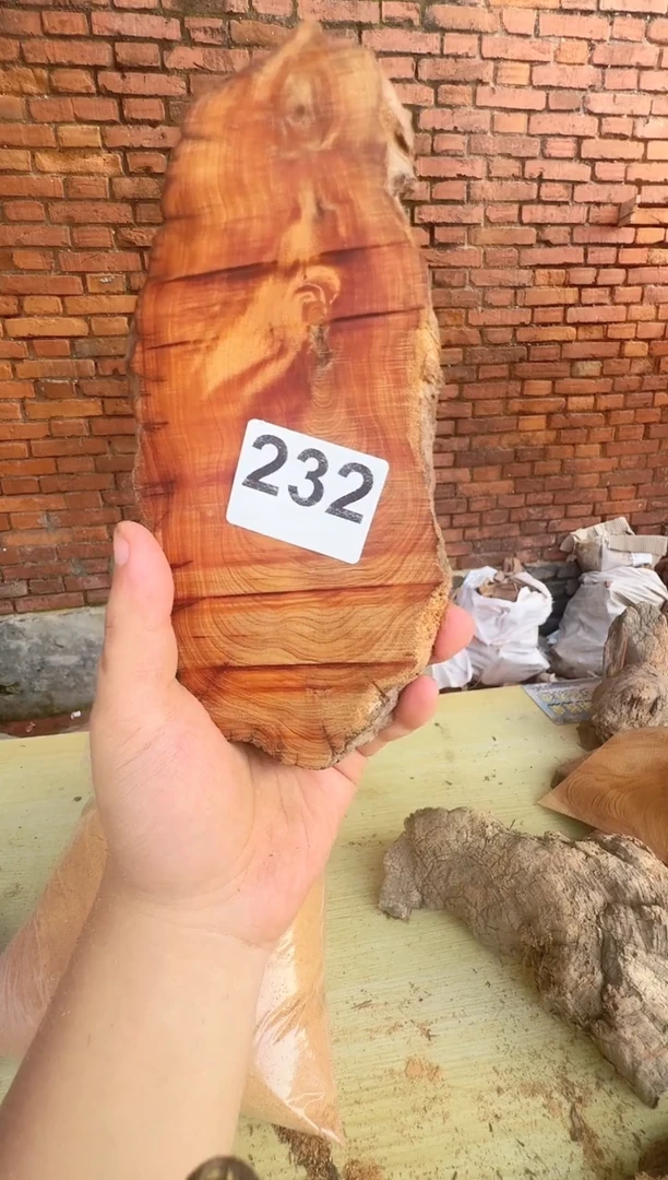 柏木太行陈化崖柏现切先拍！卡1.5   随机一片！！！（1单1片）232