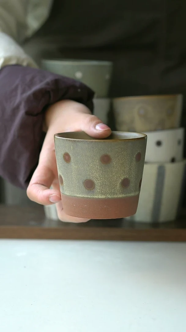 【闪购商品】陶瓷波点红豆猪口杯@4-2@