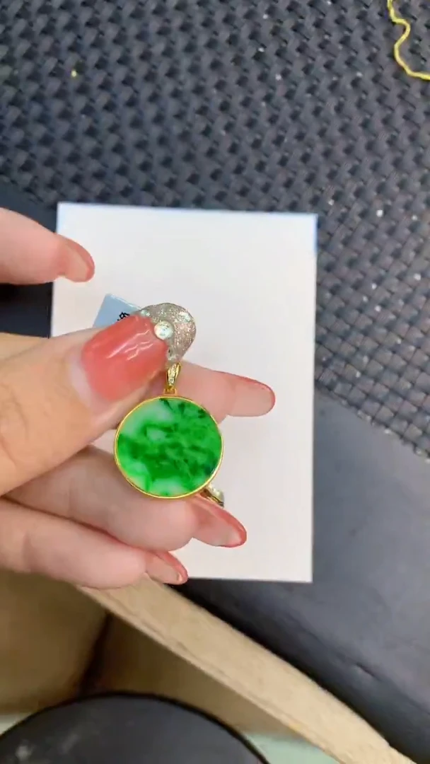 颈饰未镶嵌翡翠1