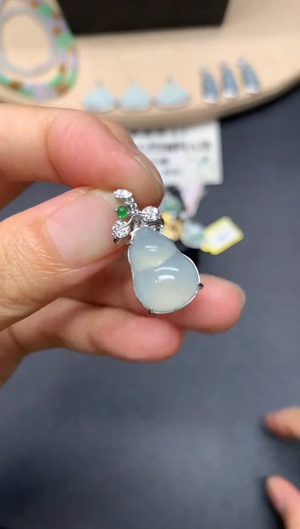 翡翠银S925镶嵌吊坠(不含链)葫芦【多样性发其一】