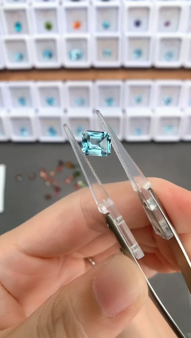 未镶嵌裸石定制海蓝宝石1.36ct 圣玛 03100