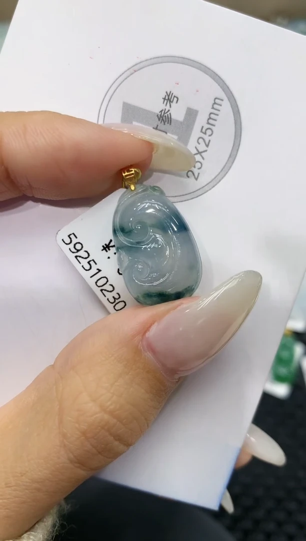 颈饰18K金镶嵌翡翠111111111111