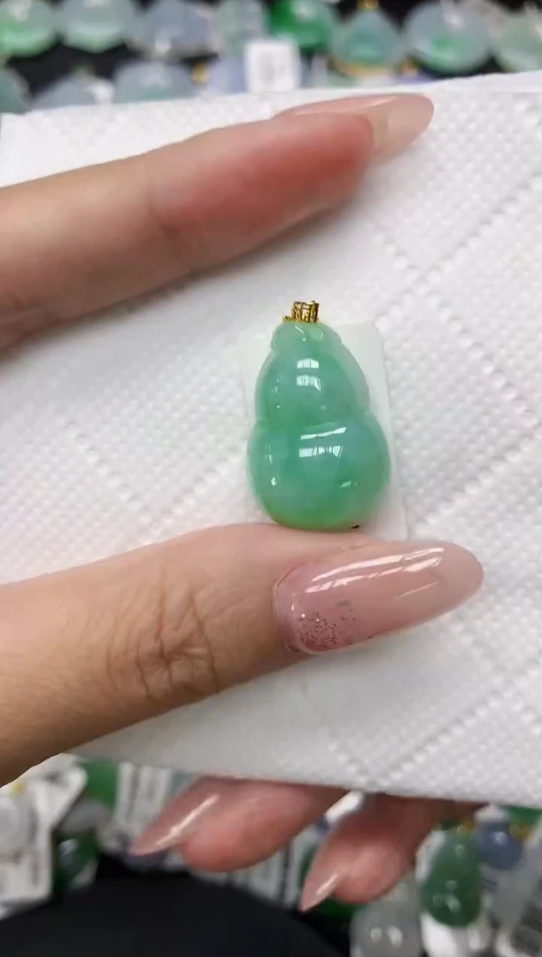 颈饰18K金镶嵌翡翠1111111111