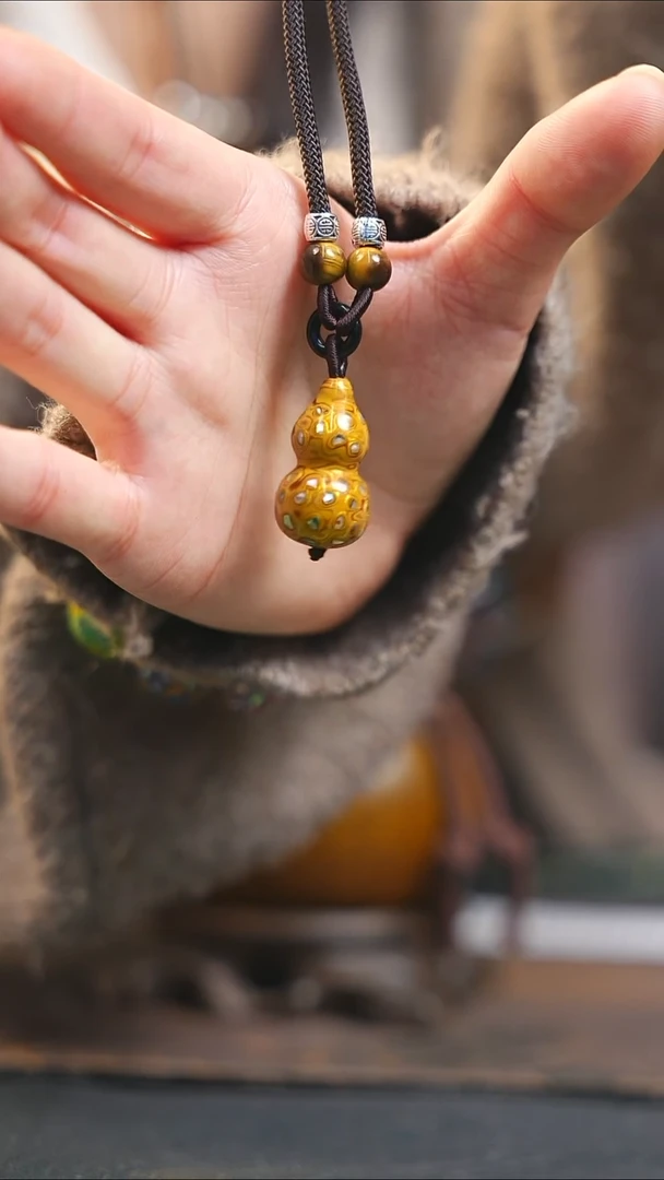 【闪购商品】金黄大漆紫光檀螺钿小脖挂